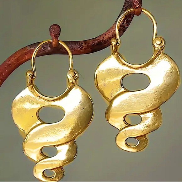 Gold Swirl Boho Earrings Geometric Irregular Dangle - Picture 1 of 3